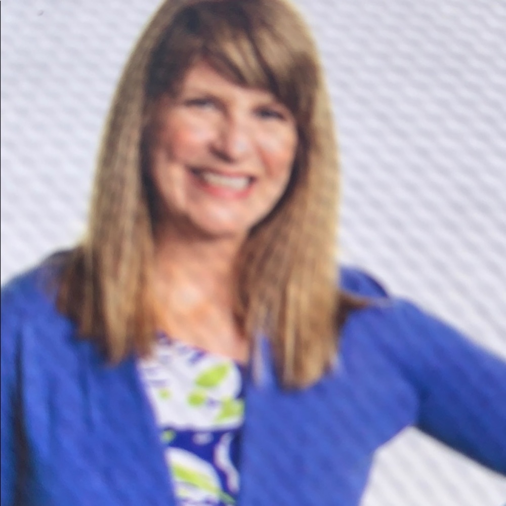 Meet your Posher, Debbie